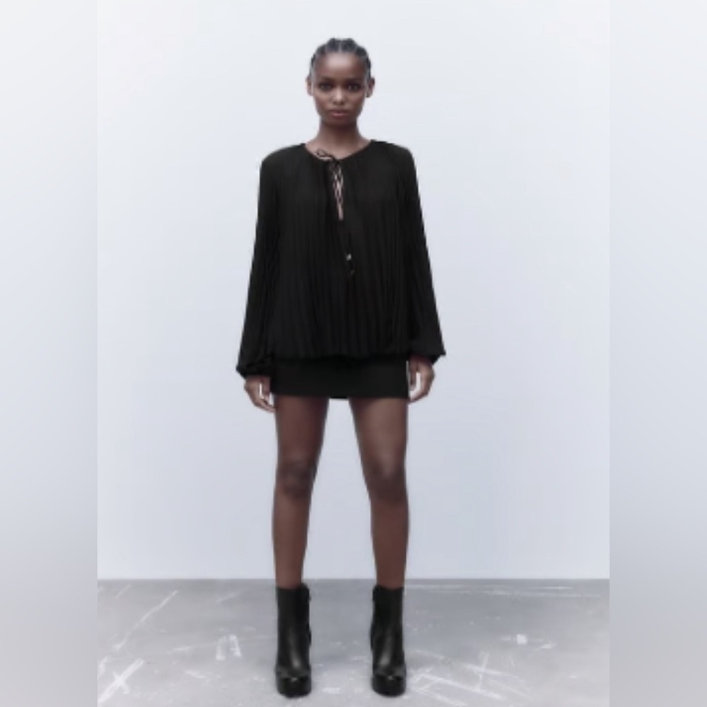 Zara - fine pleated blouse - Picture 1 of 4